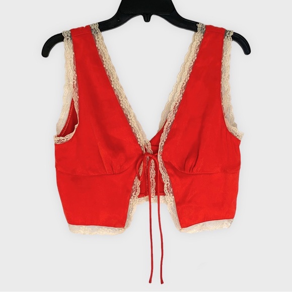 Verge Girl Tops - 🔥PRICE DROP🔥 Verge Girl Road Trips West Tie Crop Top